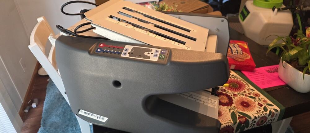Martin Yale 1711 Ease-to-use Paper Folding Machine (PRE1711)